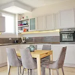 Adriatic Getaway & Penthouse Vlorë