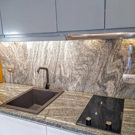 Adriatic Getaway & Penthouse Appartamento Vlorë