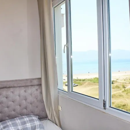 Adriatic Getaway & Penthouse Appartamento Vlorë