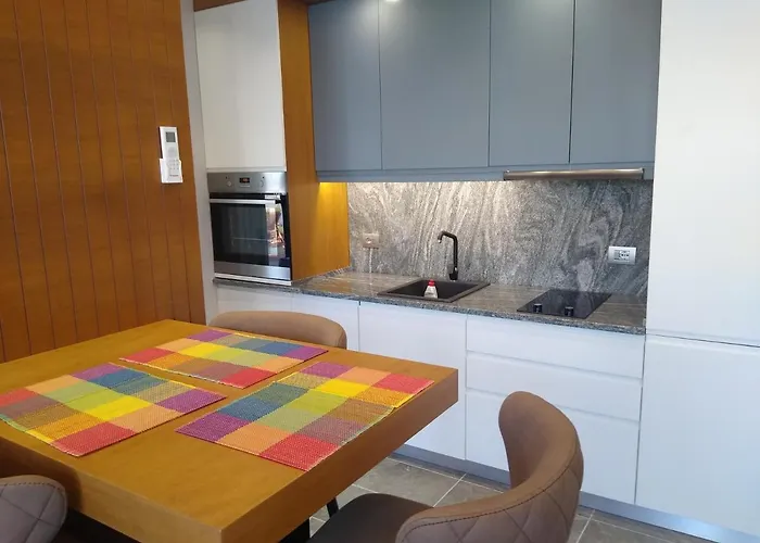 Daire Adriatic Getaway & Penthouse Avlonya