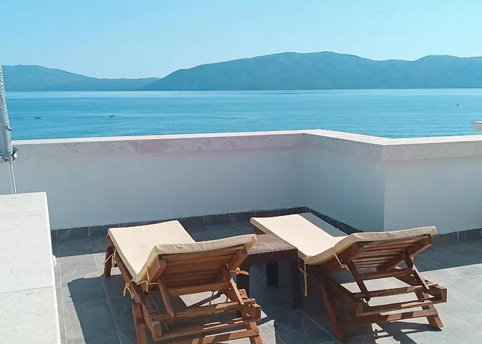 Daire Adriatic Getaway & Penthouse Avlonya