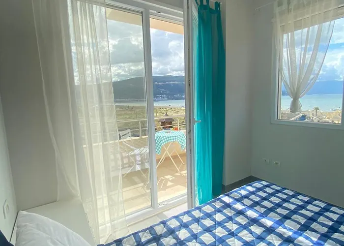 Adriatic Getaway & Penthouse Daire Avlonya
