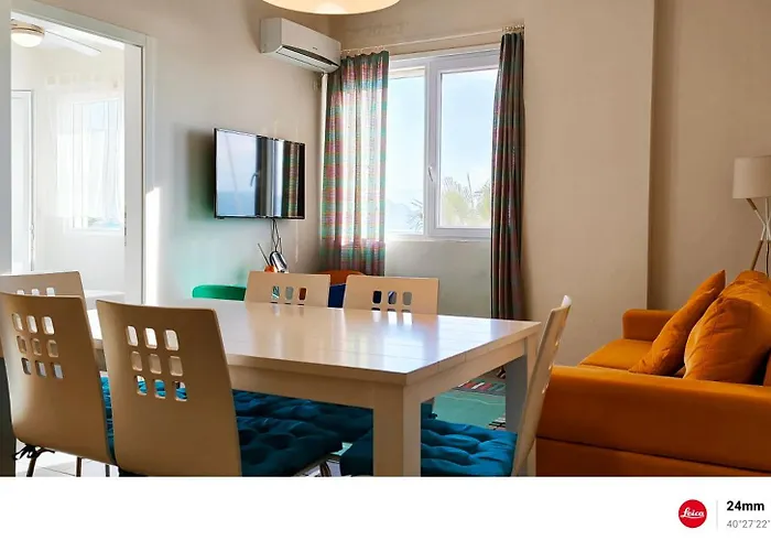 Adriatic Getaway & Penthouse * Avlonya