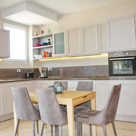 Adriatic Getaway & Penthouse Vlorë