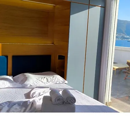 Adriatic Getaway & Penthouse * Vlore